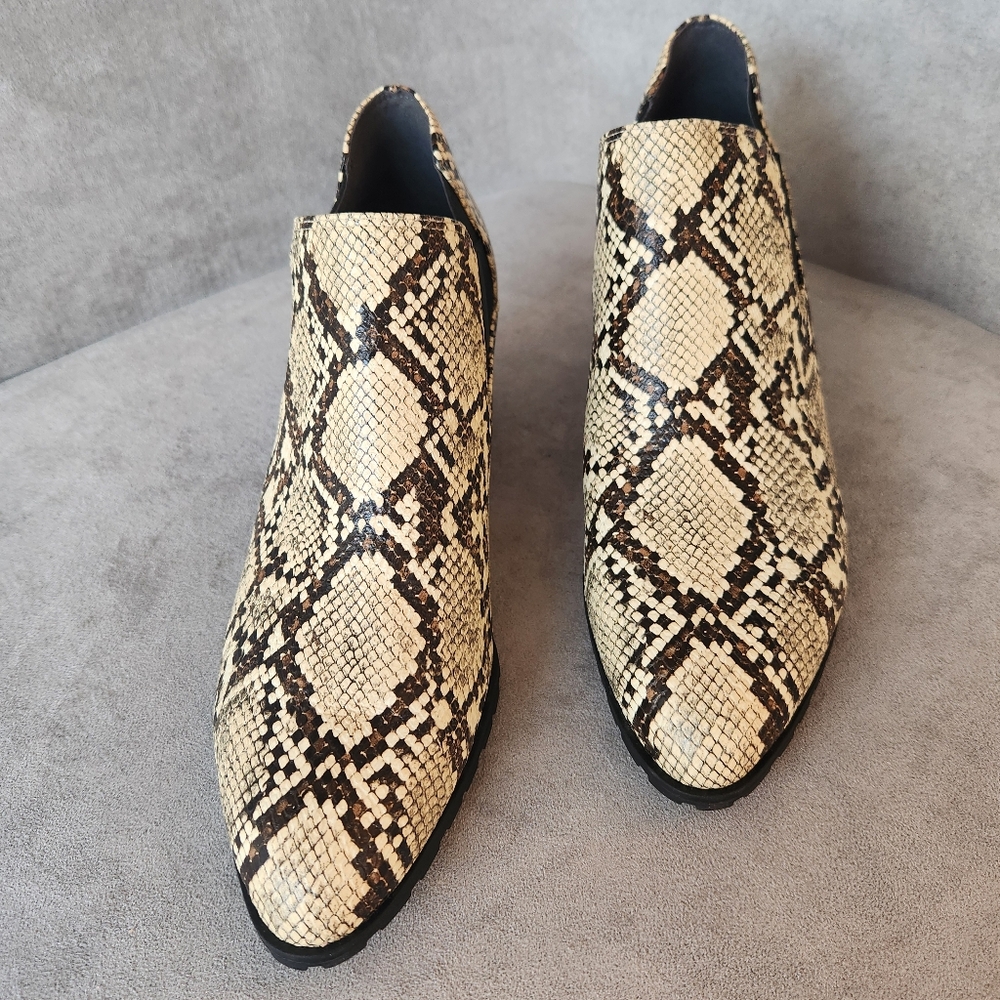 Vionic ankle boots 9.5 cream snake leather Belmont arch support comfy new $160